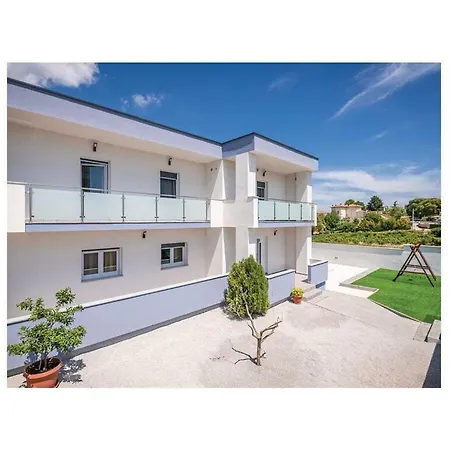 Monika Comfortable Hotell Pula